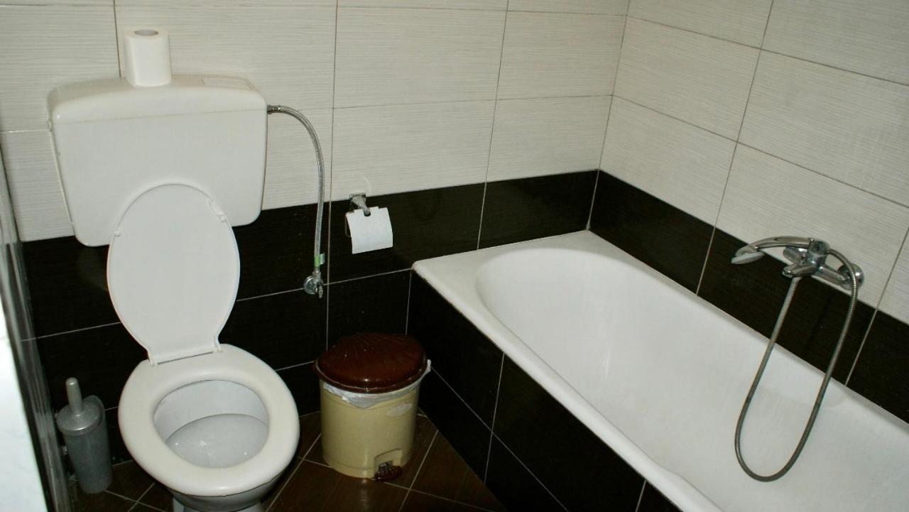 Bazzar 2 Hotel Gjirokastër Екстериор снимка